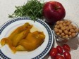 insalata di ceci con peperoni e mela