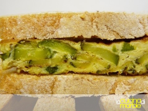panino con la frittata di zucchine