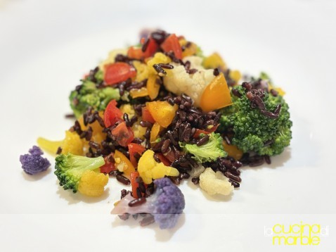 riso nero con cavolfiori e pomodorini riso nero con cavolfiori e pomodorini