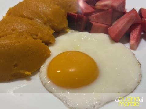 uovo al tegamino con zucca e mela uovo al tegamino con zucca e mela
